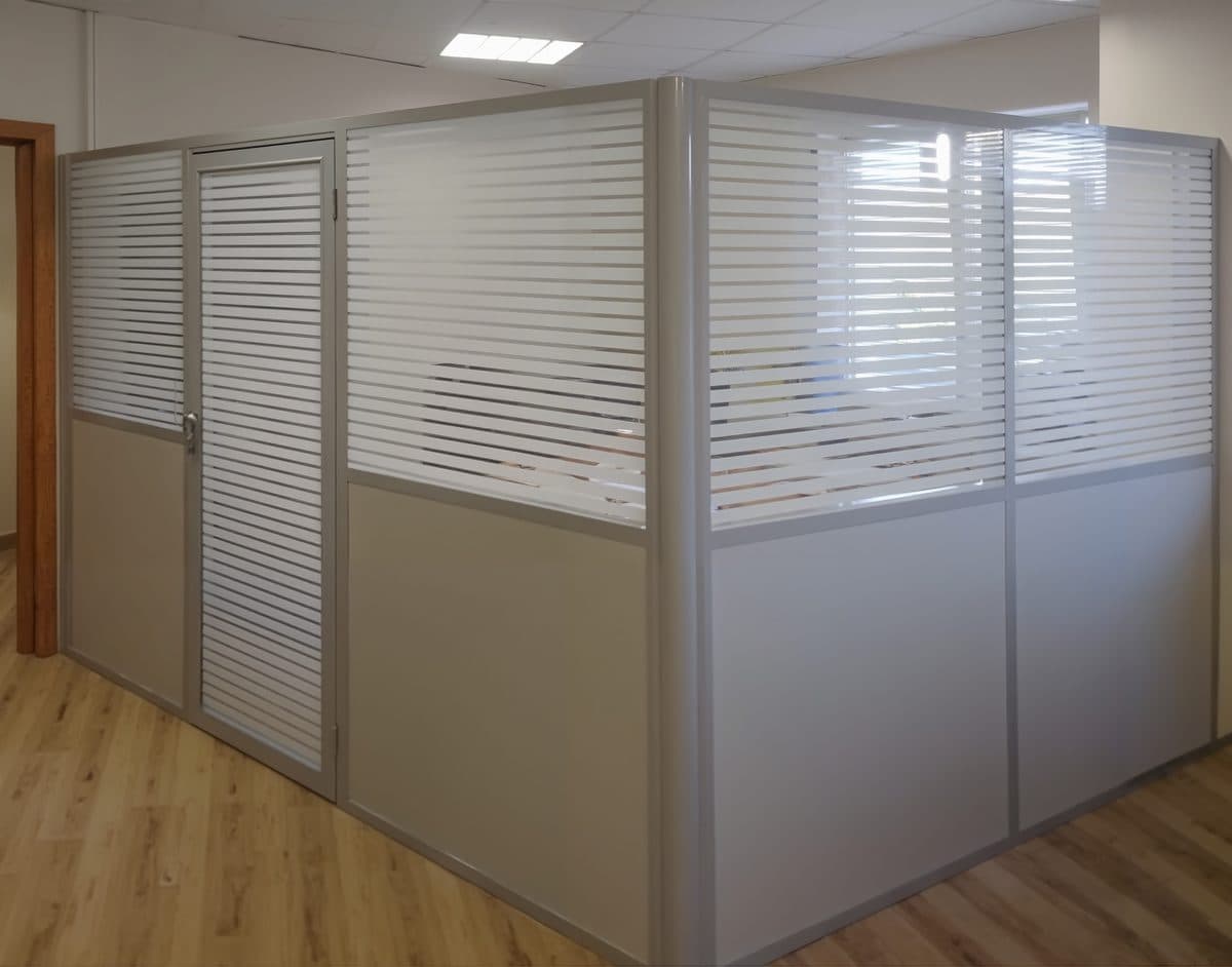 Комбинированные перегородки — 4 типа конструкций для офиса из стекла и ЛДСП