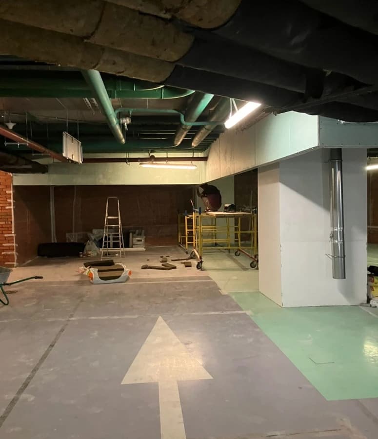 Разделение рабочих зон в автосалоне, г. Москва, Новый Арбат, 32: фото 2