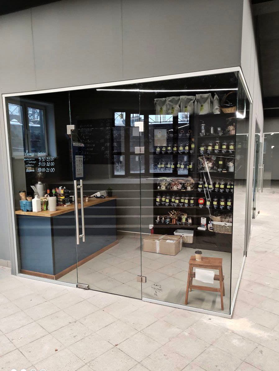 Цельностеклянные перегородки