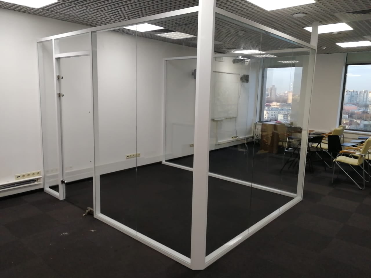 Офисные алюминиевые перегородки для рабочих зон Офисные алюминиевые перегородки для рабочих зон