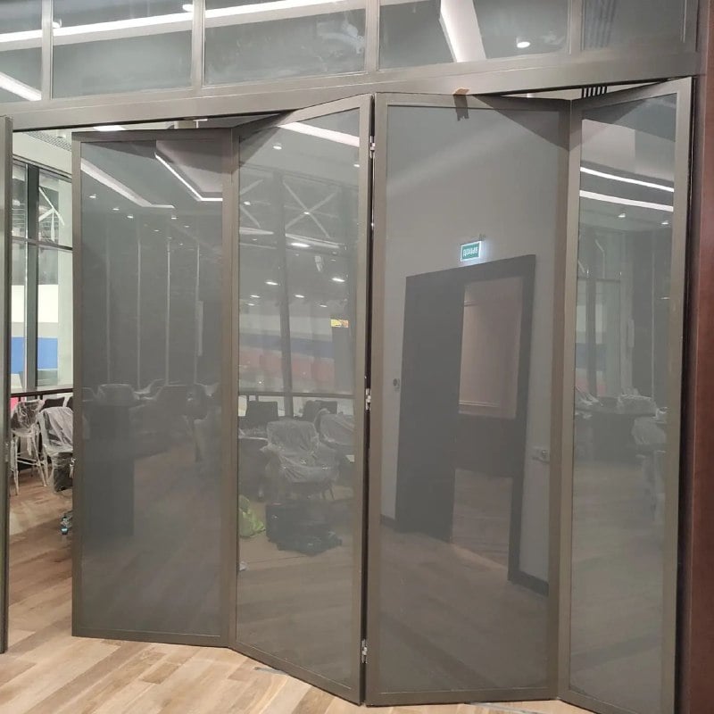 Раздвижные стеклянные перегородки для офиса