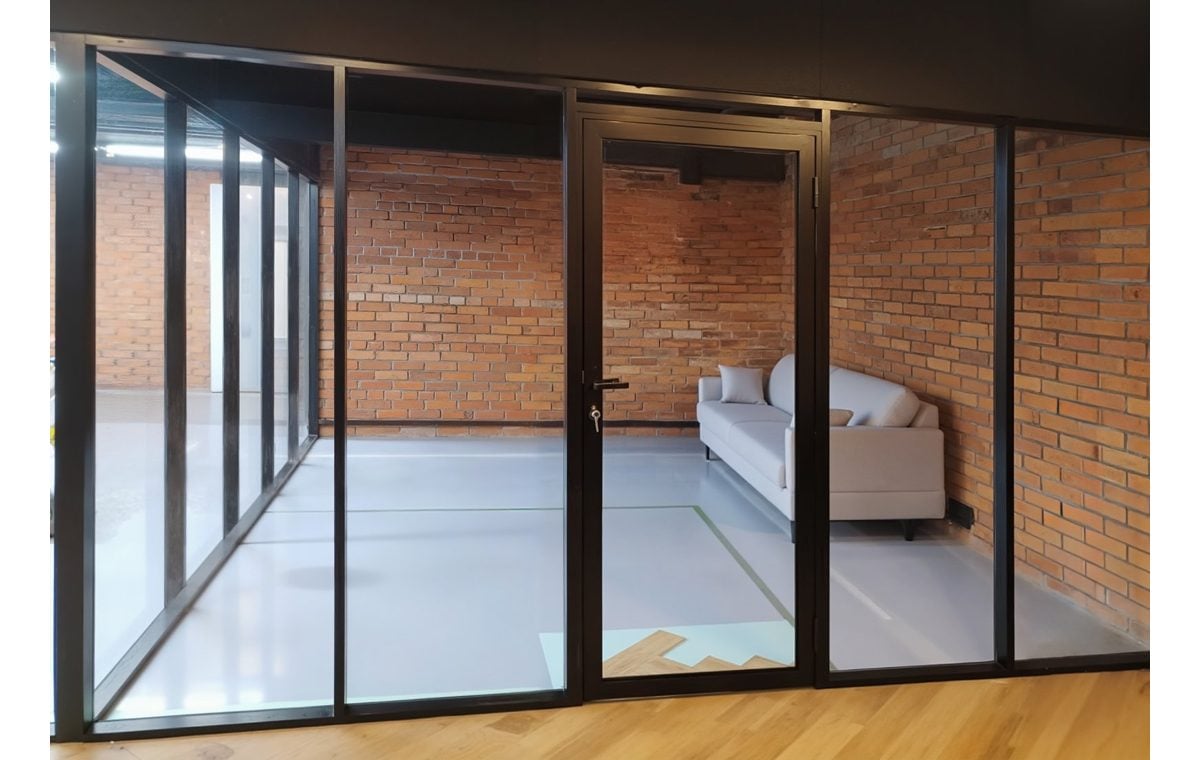 Стеклянные перегородки в алюминиевом профиле | фото 3.1