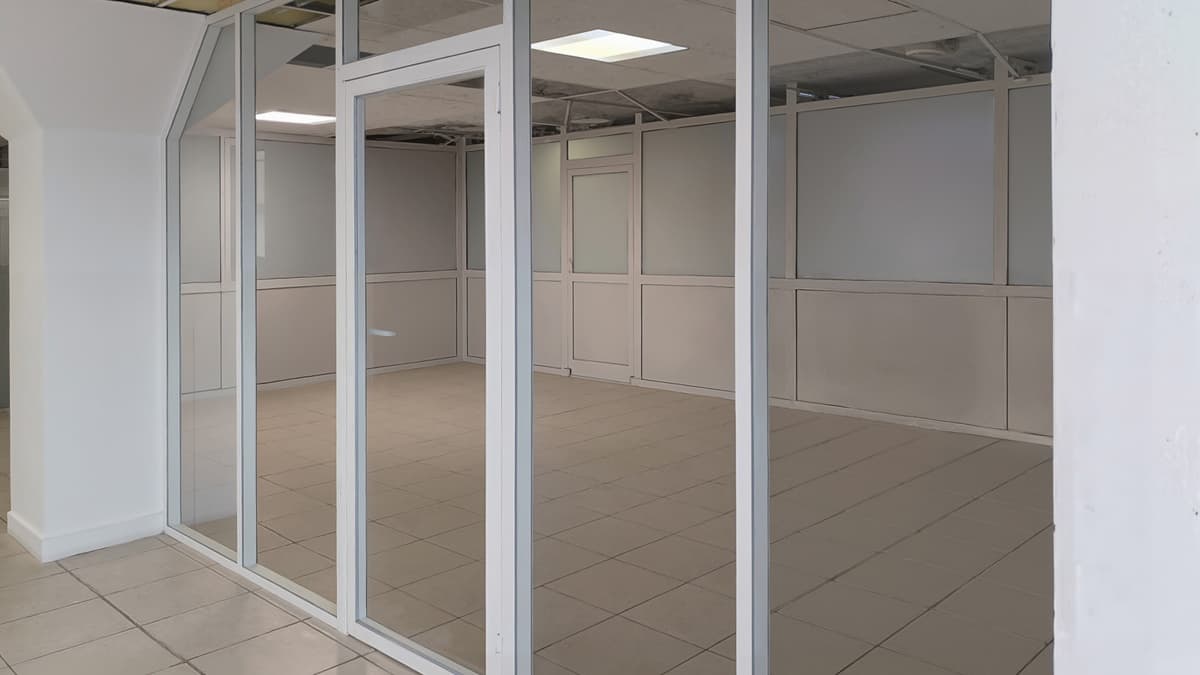 Медицинские перегородки — стоимость ошибки в клинике, где стерильность не обсуждается