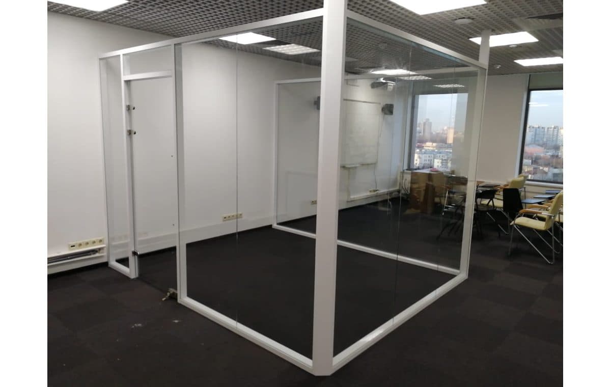 Набор специалистов по монтажу и проектированию перегородок