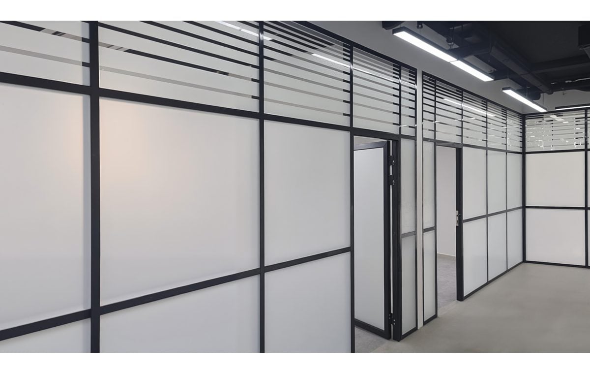 стеклянная перегородка в комнату 987 стеклянная перегородка в комнату 987