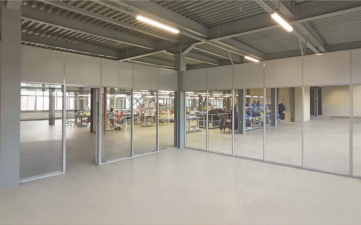 Алюминиевые комбинированные перегородки в офисе — готовый проект под ключ