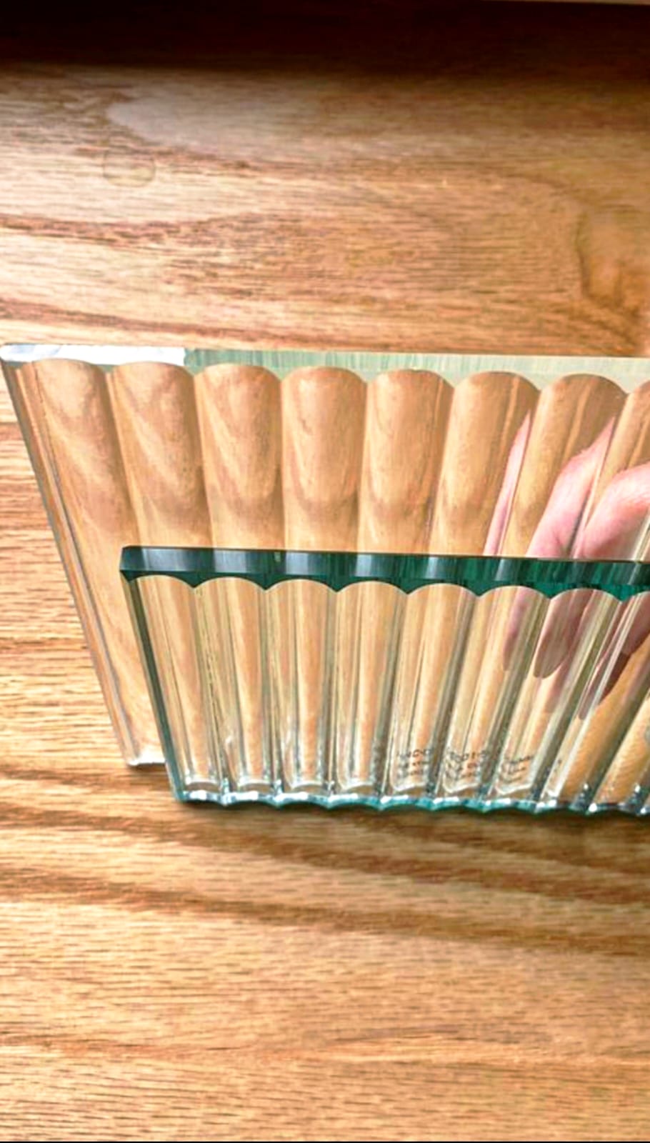 Сравнение торцов Optiwhite и обычного стекла М1